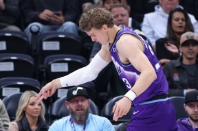 爱游戏app下载 -转会期NBA常规赛焦点战，芝加哥公牛篮板制胜，引发热议，阵容厚度经受考验的简单介绍