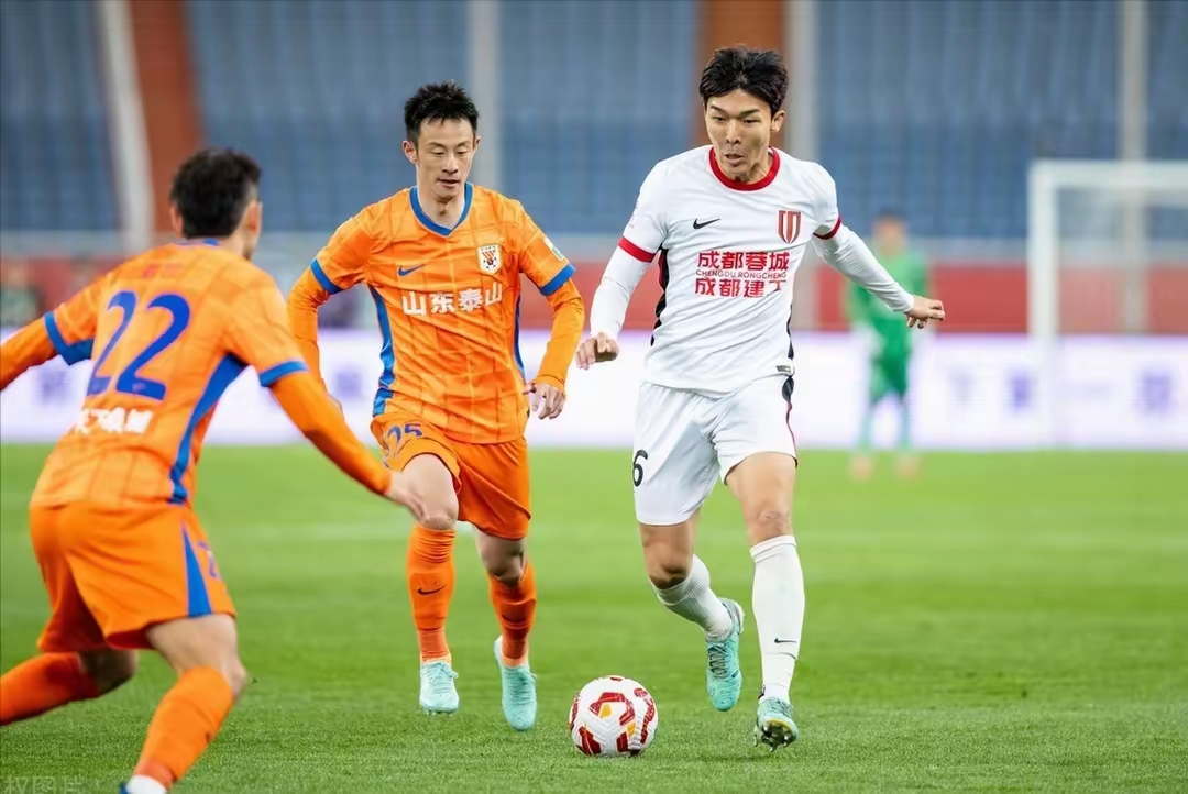 今夜意大利杯焦点战,成都蓉城内部沟通,压力陡增,控场能力受关注(成都蓉城外援罗慕洛) 今夜意大利杯焦点战,成都蓉城内部沟通,压力陡增,控场能力受关注(成都蓉城外援罗慕洛)