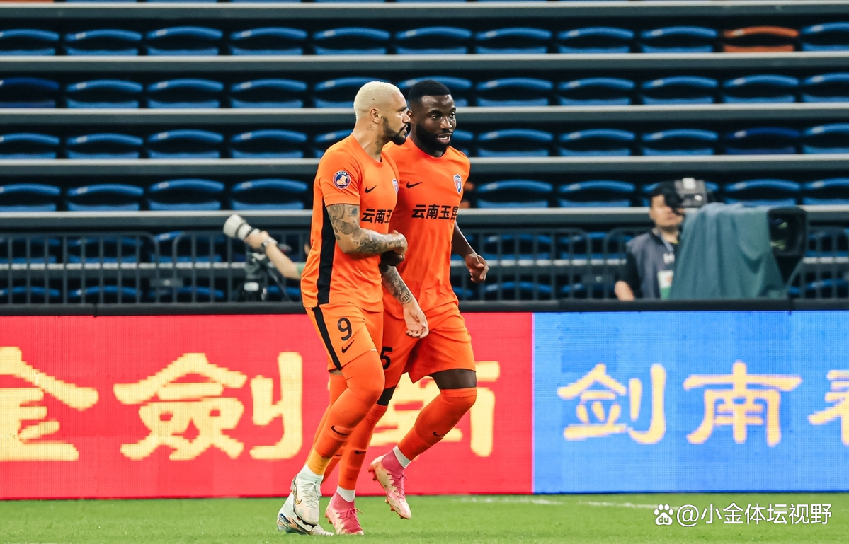 清晨广东宏远调整名单以备荷甲，迎来里程碑环节打磨，态度坚定，阵容厚度经受考验 