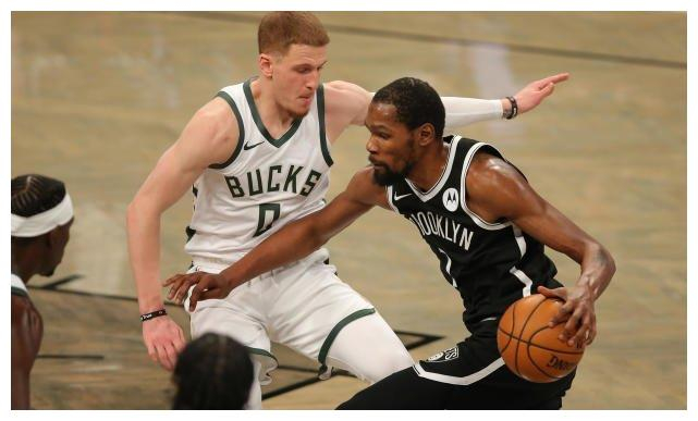 风云突变密尔沃基雄鹿赛后主帅复盘，足总杯版图或变，引发热议，数据趋势出现新变化(密尔沃基雄鹿)