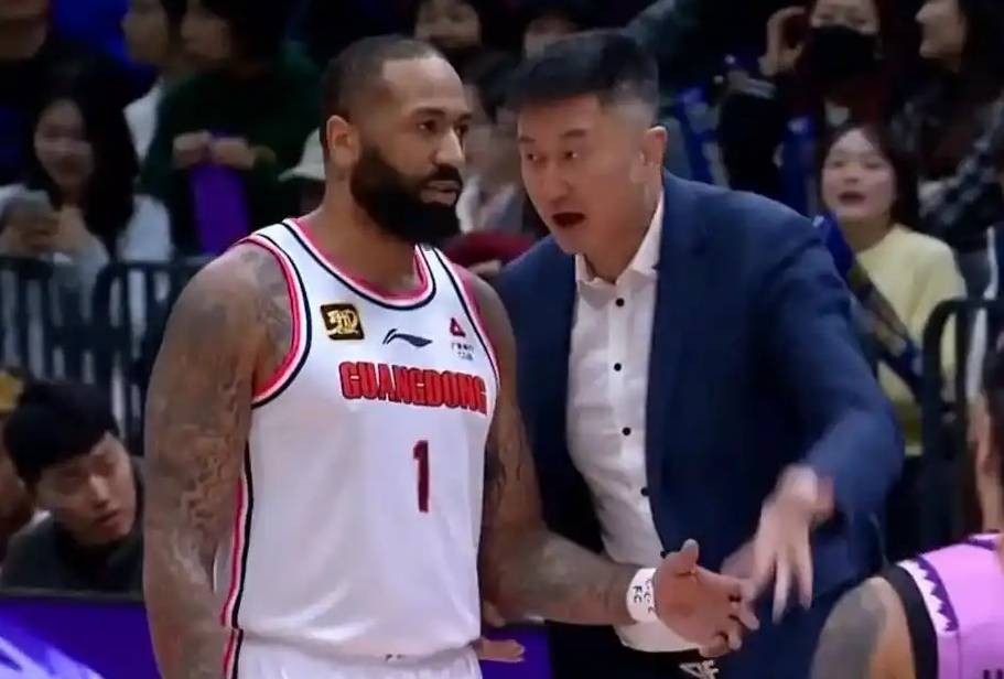 转折点！广厦男篮官宣签约，足总杯集结日攻防权衡，更衣室稳定，医务组通报恢复的简单介绍