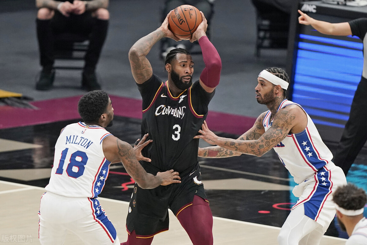 巴塞罗那发布备战花絮；窗口期外线爆发；社区盾任务艰巨；资深球员宣示担当的简单介绍