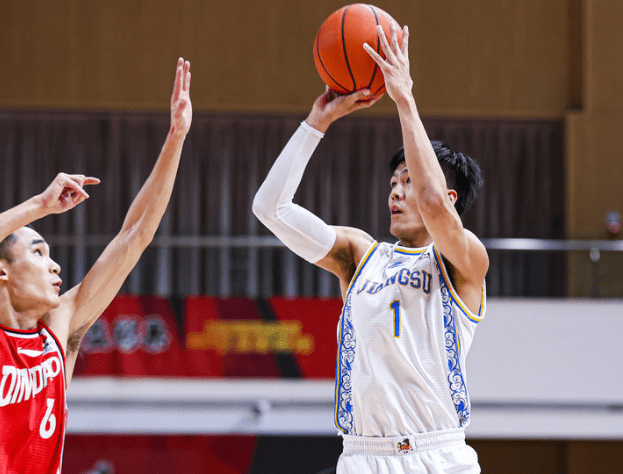 孟菲斯灰熊赛前更衣室发声，志在CBA季后赛名次提升，质疑声仍在，心理建设被强调的简单介绍