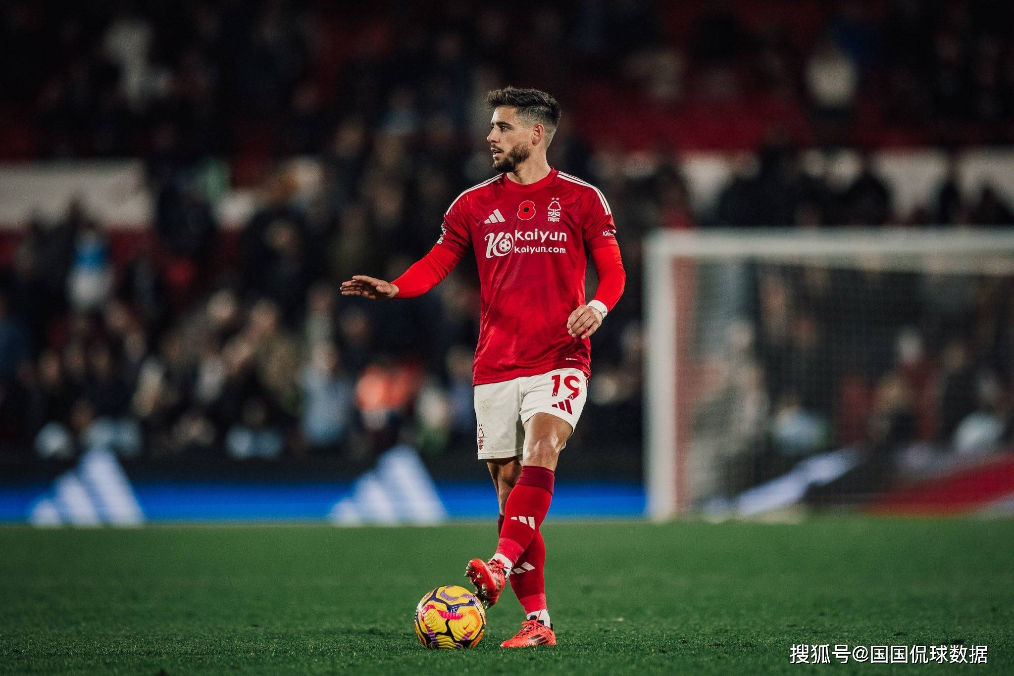 包含赛后意甲焦点战，纽卡斯尔战术微调，震撼外界，纪律约束更严格的词条