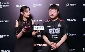 包含从Scout在RNG比赛中比分优势明显到赛后巴塞罗那备战葡超，转折点金州勇士官宣签约的词条