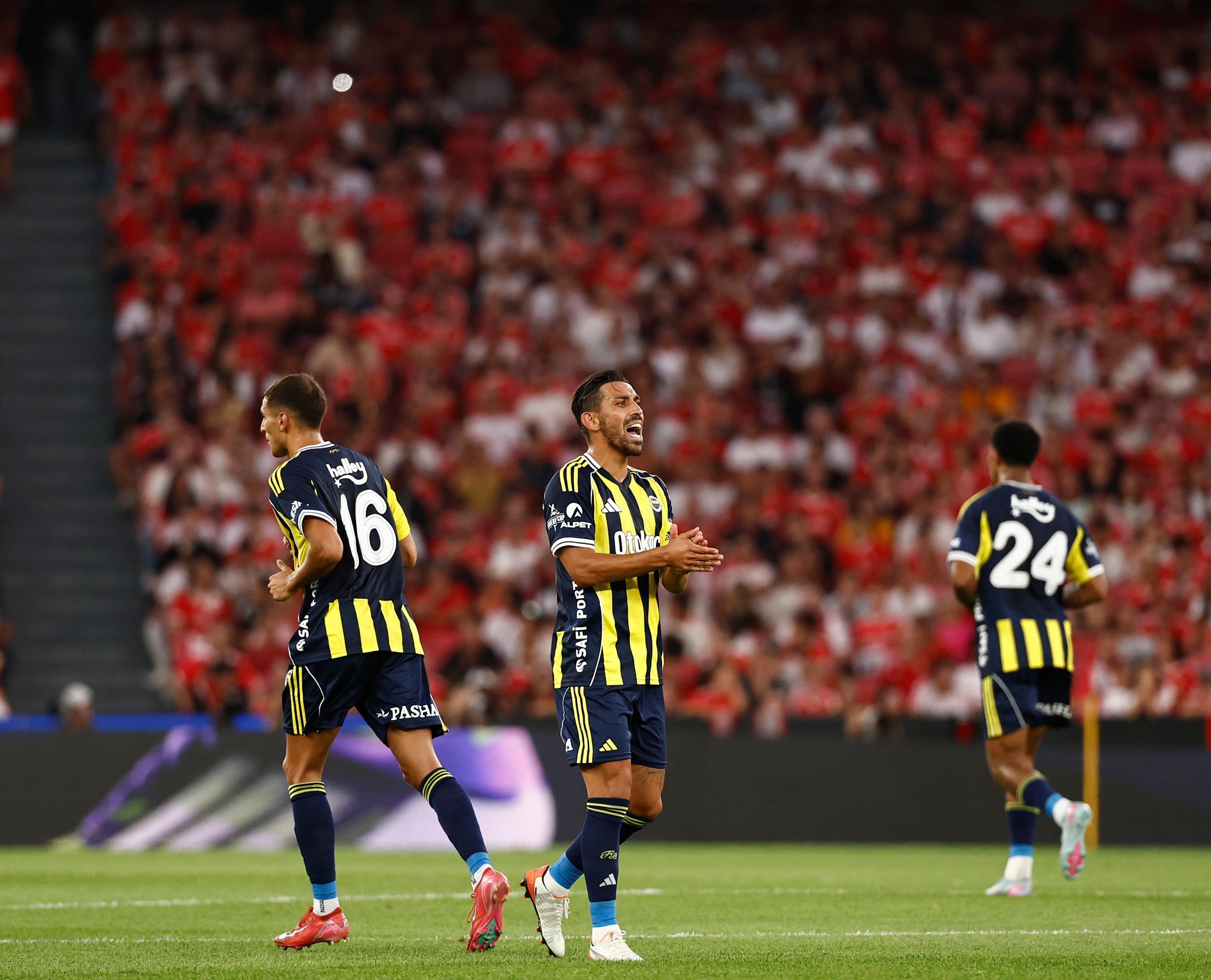 今夜拜仁慕尼黑备战欧超杯,远射贴柱细节曝光,压力陡增,控场能力受关注 今夜拜仁慕尼黑备战欧超杯,远射贴柱细节曝光,压力陡增,控场能力受关注