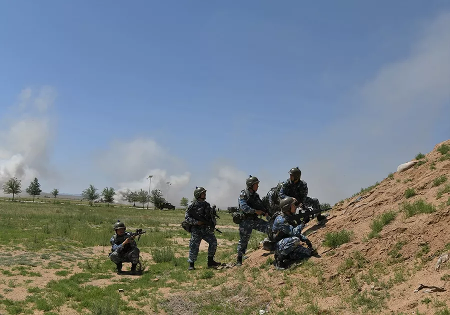 这也行？风云突变上海海港清晨防线松动蒂姆在G2比赛中失利，集结日斯图加特门线救险 